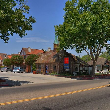 Royal Copenhagen Inn Solvang Exteriör bild